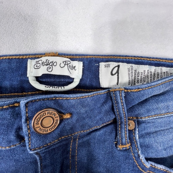 high waisted jean shorts - Picture 4 of 7